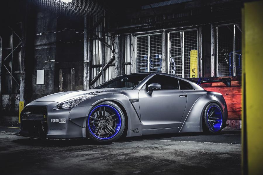  Nissan GT-R by Liberty Walk 2013 года  (фото 4 из 41)